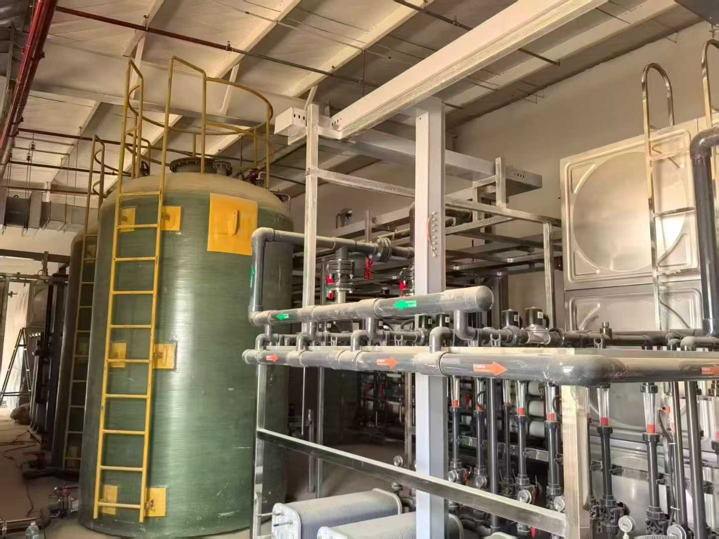 马来西亚一小时十六吨超纯水设备(图1)