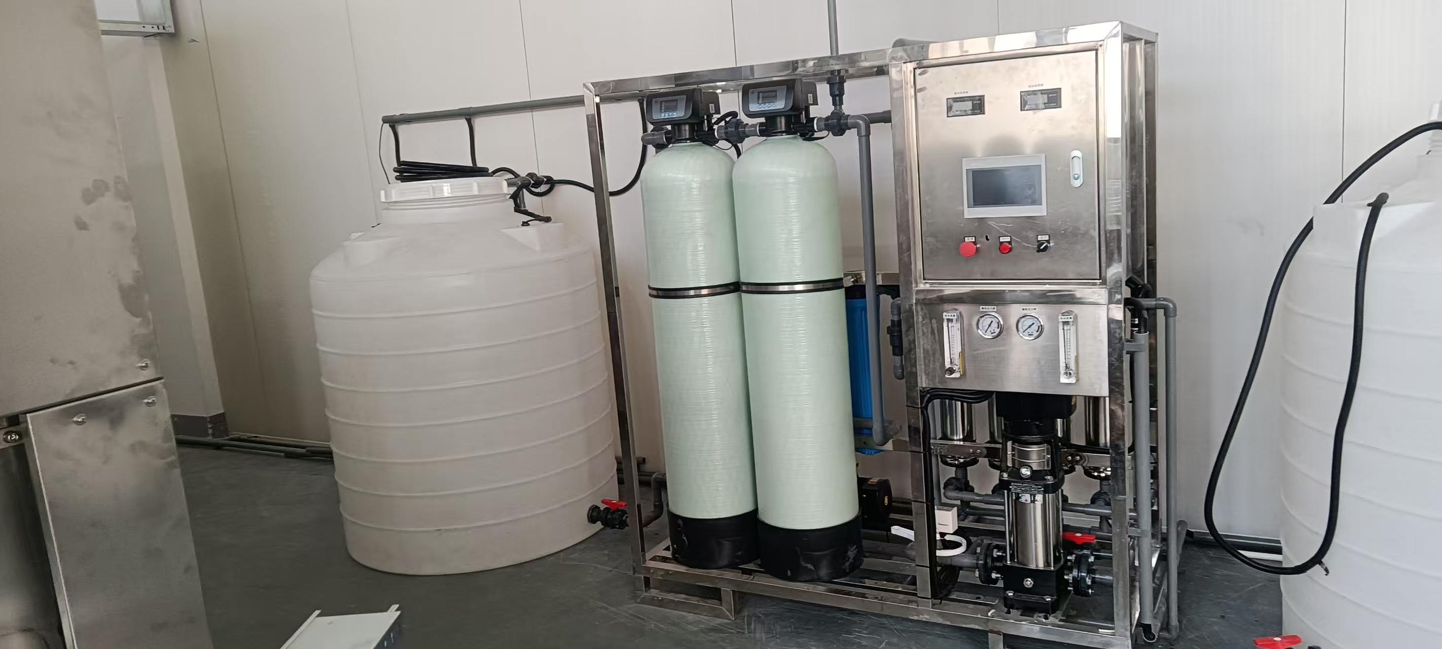 一级RO、二级RO水质差别是什么?(图1) 9a8027b1fb5df5f2edf80edfb9f64d26_1-26031ZZ3492Y.jpg